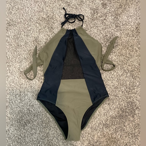 Cupshe olive and black halter one piece swimsuit. Size medium - Picture 2 of 7